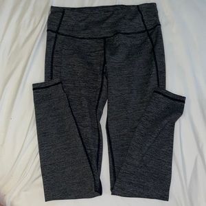 old navy active black and white striped leggings